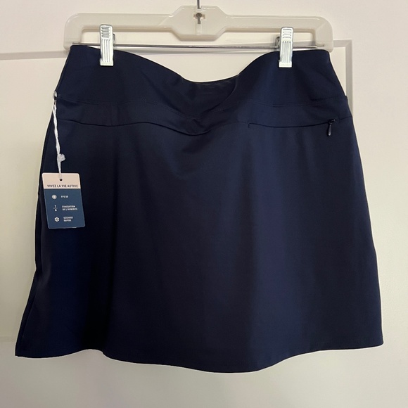 Tommy Bahama Navy Skort - Picture 2 of 7